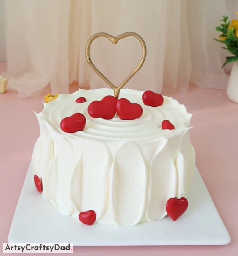 Mini Fondant Hearts Topper Decoration on Vanilla Cake - Making cakes more special for Valentine's Day