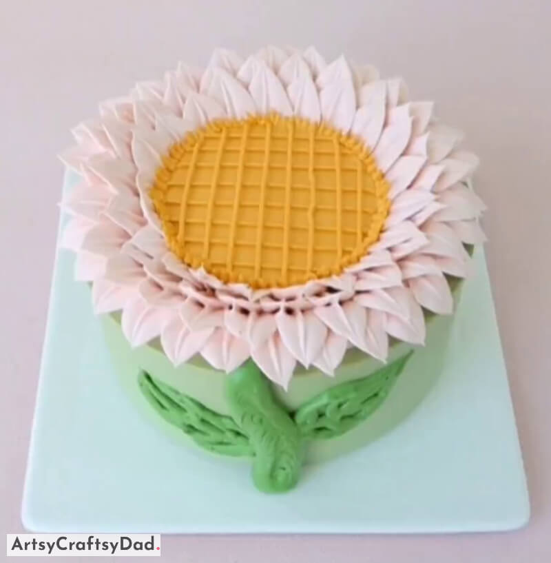 Pretty Pink Sunflower Cake Decoration Ideas For Everyone - Wonderful Flower Cake Artistically Decorated With Pink and White Cream