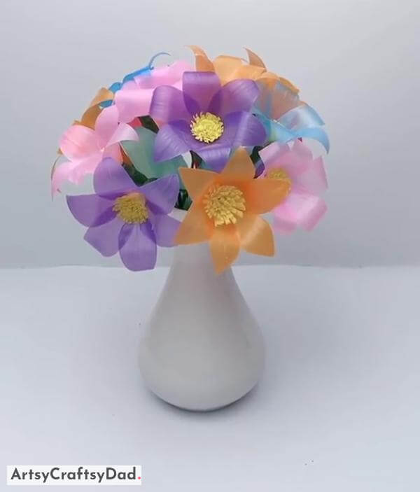 Simple & Colorful Plastic Flower Decoration Craft Idea for Kids - Delightful Glass Flower Vase Designs For Home Decorating
