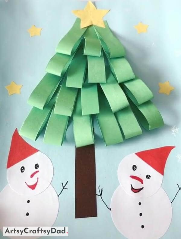 Simple Paper Christmas Tree Craft Idea for Little Ones - Making paper crafts with children that are imaginative 