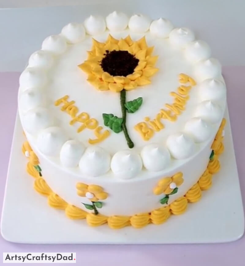 Sunflower Cake Decoration Idea for Birthday - Sunflower Cake Ornamentation Strategies 