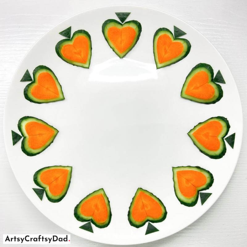 Vegetable Spade Design Plate Decoration Using Carrot and Cucumber - Designing a Circular Plate Border with Fruits and Vegetables!