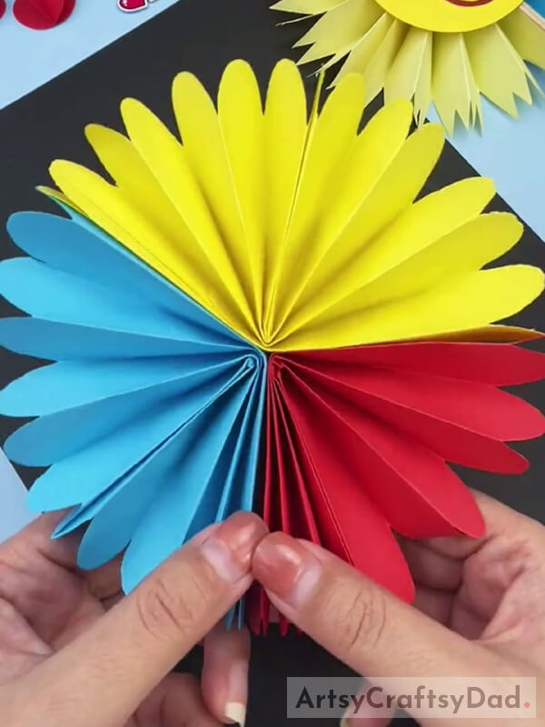 Pasting Three Different Colors Fan