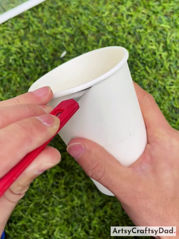 Removing Rim Of The Paper Cup