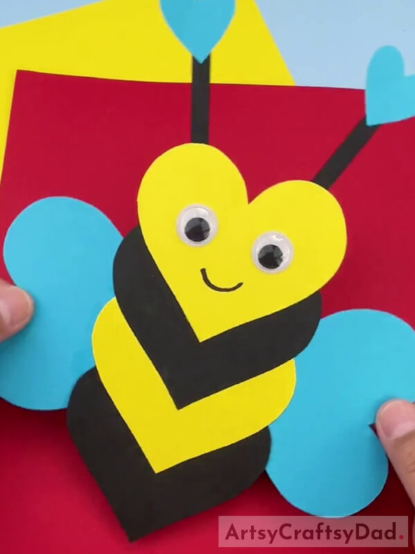 Hurry! Our Heart Shaped Honey Bee Craft is Ready!