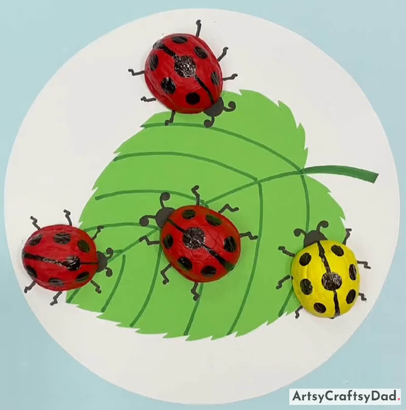 Cute Ladybug On a Leaf Craft Activity For Kids-Beginner-friendly crafting with round plates