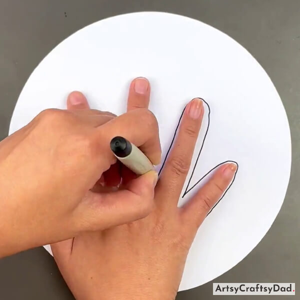 Drawing Fingers Outline