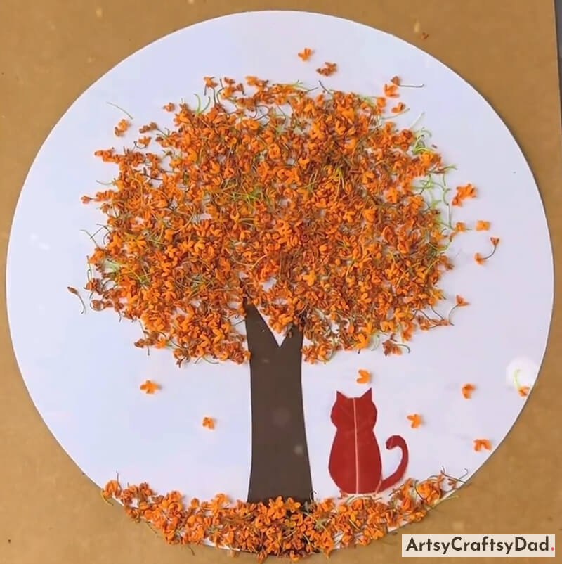 Realistic Tree With Cat Craft Idea For Little Ones Using Fall Leaves-Creative projects using round plates for newcomers