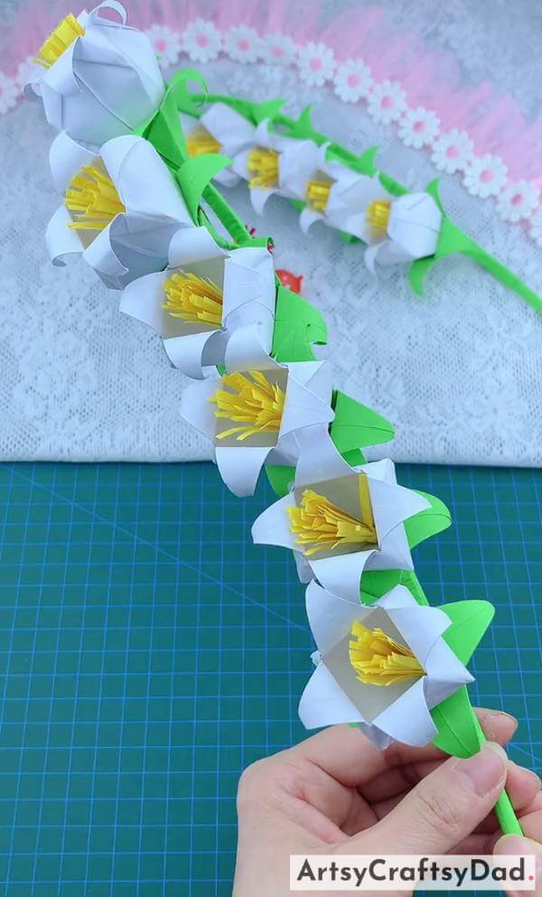 Creative Lily Flower Chain Paper Craft Idea For Kids 